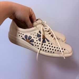 RIEKER Cut-Out Laser Geo Pattern Comfort Shoes Lace Up Sz 6